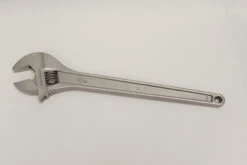 18" Adjustable Wrench